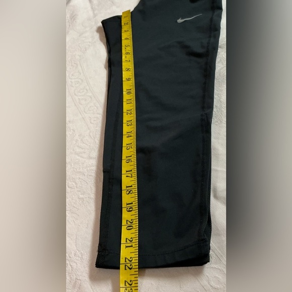 NIKE DRI-FIT Women’s Black Leggings with Moisture-Wicking Fabric Sz M - Picture 12 of 13